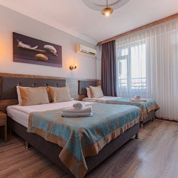 İki Yataklı Üç Kişilik Oda